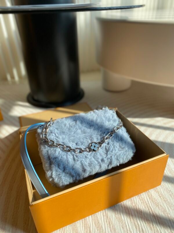 LOUIS VUITTON TWIST Bag M21040 Monogram - 图片 3